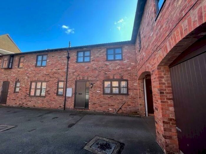 2 Bedroom Cottage To Rent In Little Eastgate Court, Louth, LN11