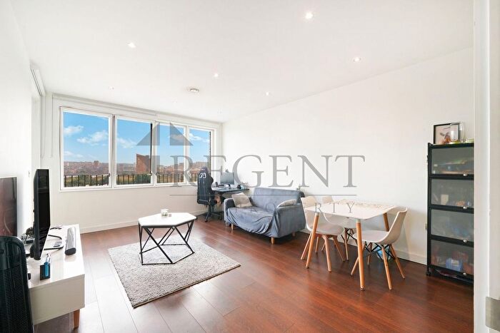 1 Bedroom Flat To Rent In Morton Apartments, Lock Side Way, E16