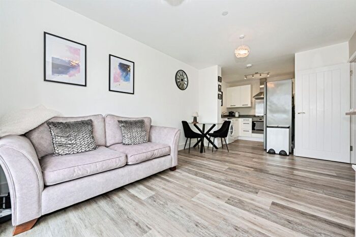 1 Bedroom Flat For Sale In Windstar Drive, South Ockendon, RM15