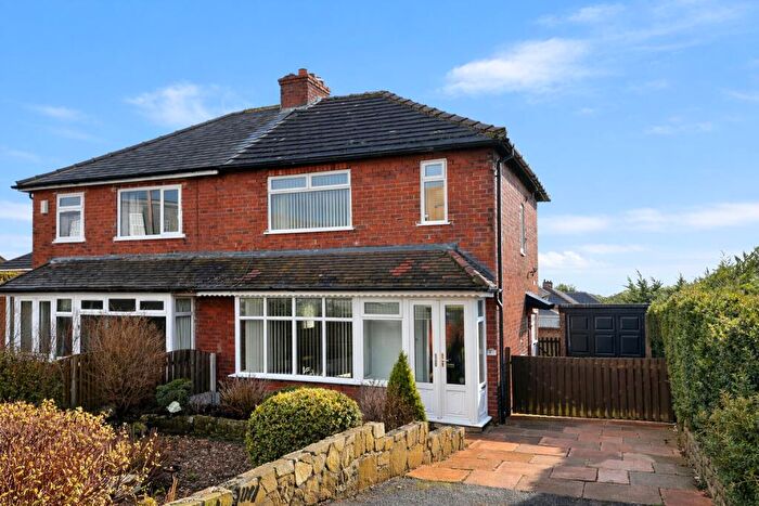 3 Bedroom Semi Detached House For Sale In South View Road, East Bierley, Bradford, West Yorkshire, BD4