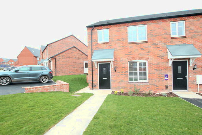 3 Bedroom End Of Terrace House To Rent In Wooster Close, NG12