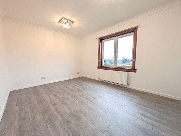 4 Bedroom Flat To Rent In Colinton Mains Loan, Colinton Mains, Edinburgh, EH13
