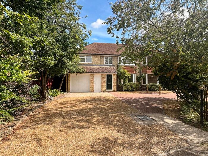 3 Bedroom Semi-Detached House For Sale In Church End, Cambridge, CB1
