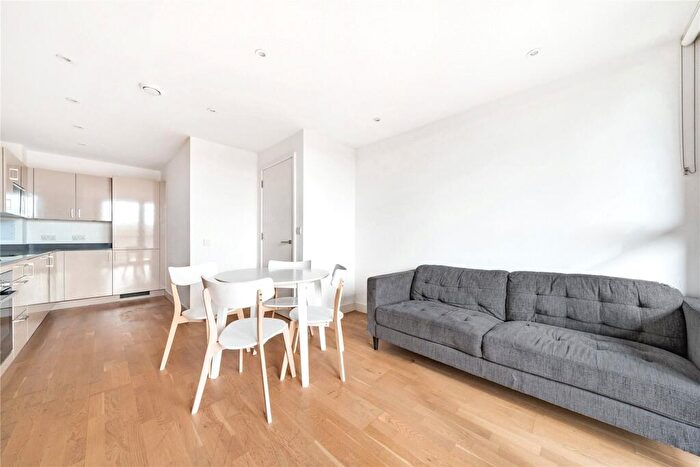 2 Bedroom Apartment To Rent In Burgess Springs, Chelmsford, CM1