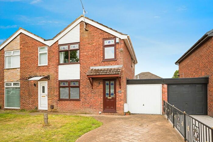 3 Bedroom Semi-Detached House For Sale In The Paddock, Elton, Chester, CH2