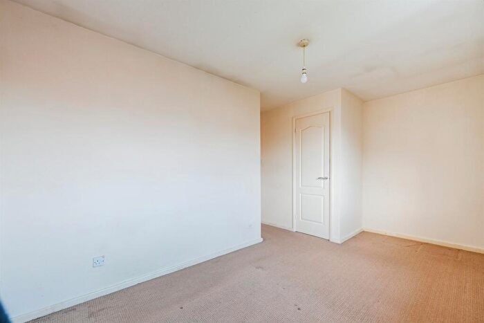 3 Bedroom End Of Terrace House For Sale In Maytree Close, Oakwood, Derby, DE21