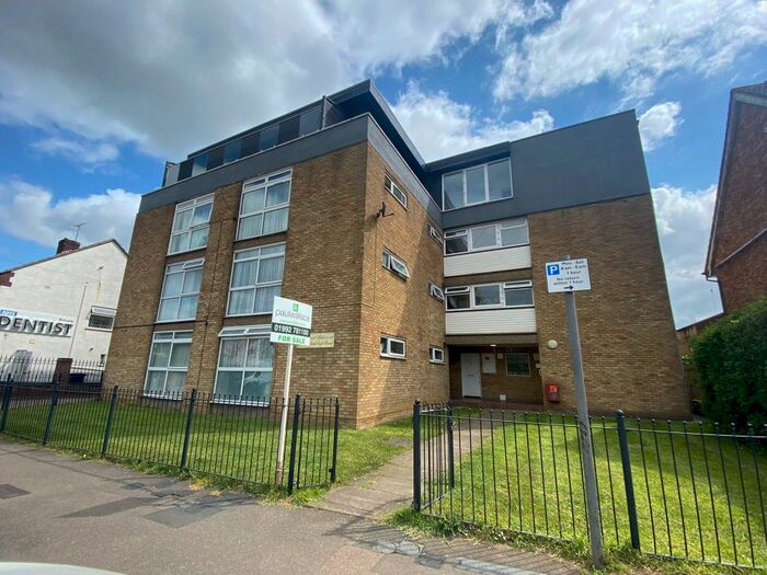 1 Bedroom Studio To Rent In Flamstead End Road, Cheshunt, Waltham Cross, EN8