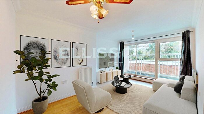 2 Bedroom Flat For Sale In The Avenue, Wembley, HA9