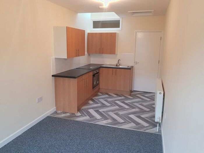 1 Bedroom Flat To Rent In King Street, Alfreton, Derbyshire, DE55