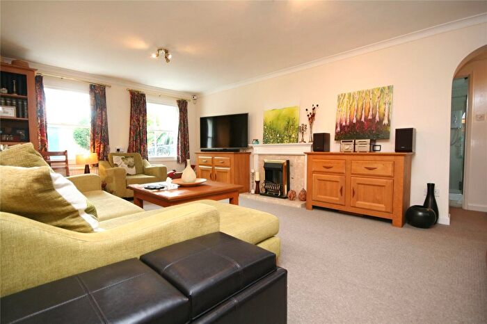 4 Bedroom Detached House To Rent In Oxford Close, Cheltenham, Gloucestershire, GL52