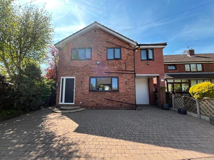 4 Bedroom Detached House For Sale In Arden Close, Ashton-Under-Lyne, OL6