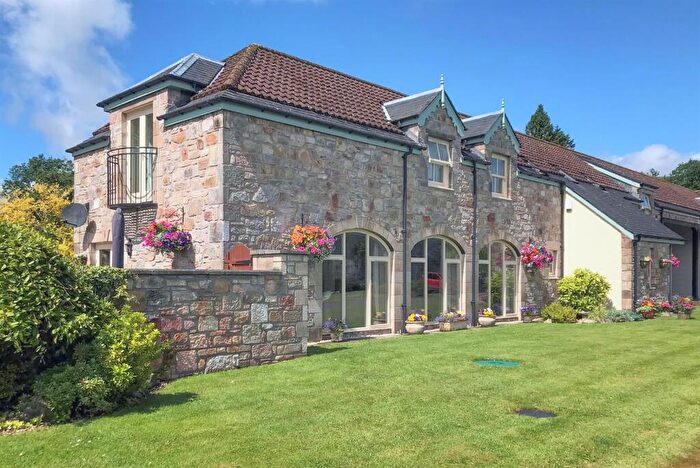 4 Bedroom Detached House For Sale In Dollarfield Farm Steading, Dollarfield, FK14