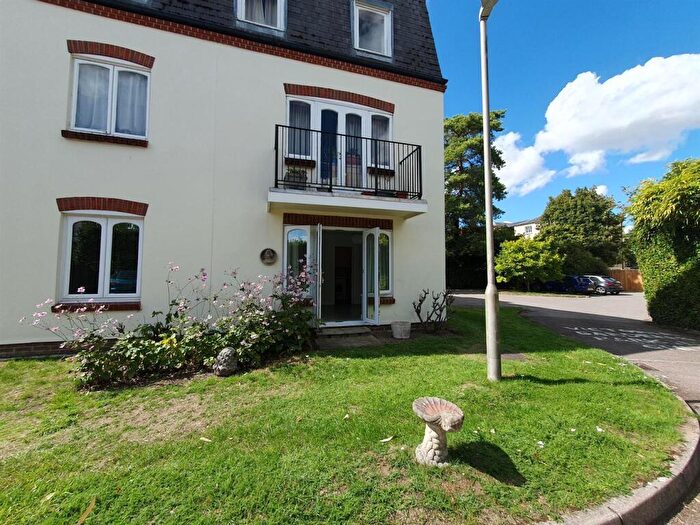 1 Bedroom Flat To Rent In Victoria Gardens, Newbury, RG14