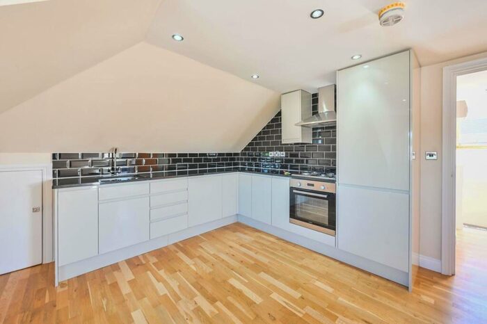 1 Bedroom Flat To Rent In Ivy Road, , Southgate, London, N14