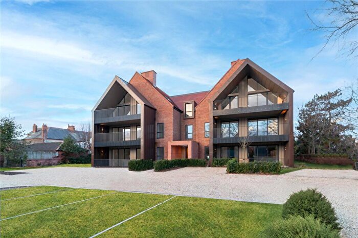 3 Bedroom Apartment For Sale In The Links, Meols Drive, West Kirby, Wirral, CH48