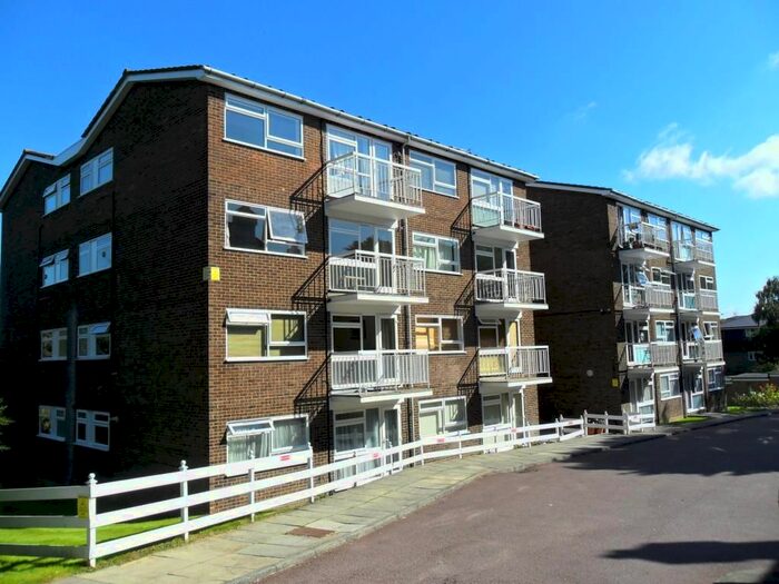 1 Bedroom Flat To Rent In Scotts Avenue, Bromley, Kent, BR2