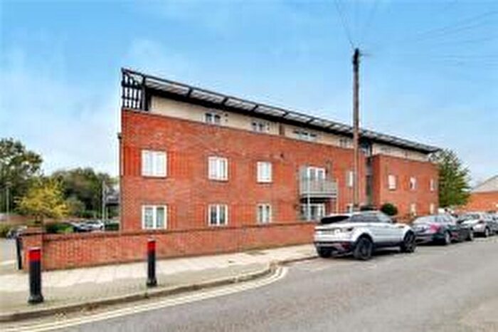 2 Bedroom Flat To Rent In King George Crescent, Wembley, HA0
