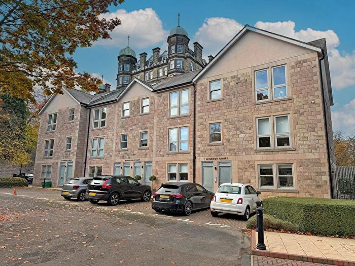 2 Bedroom Flat For Sale In Clarence Drive, Harrogate, HG1