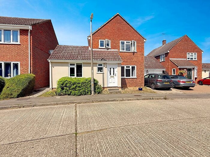 3 Bedroom Detached House For Sale In Ullswater Close, Great Notley, Braintree, CM77
