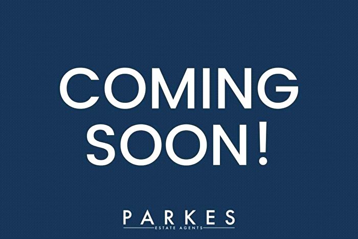 4 Bedroom Flat To Rent In Uxbridge Road, London, W12