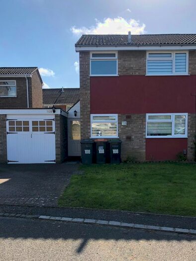 3 Bedroom Semi-Detached House To Rent In Chantry Avenue, Bedford, MK42