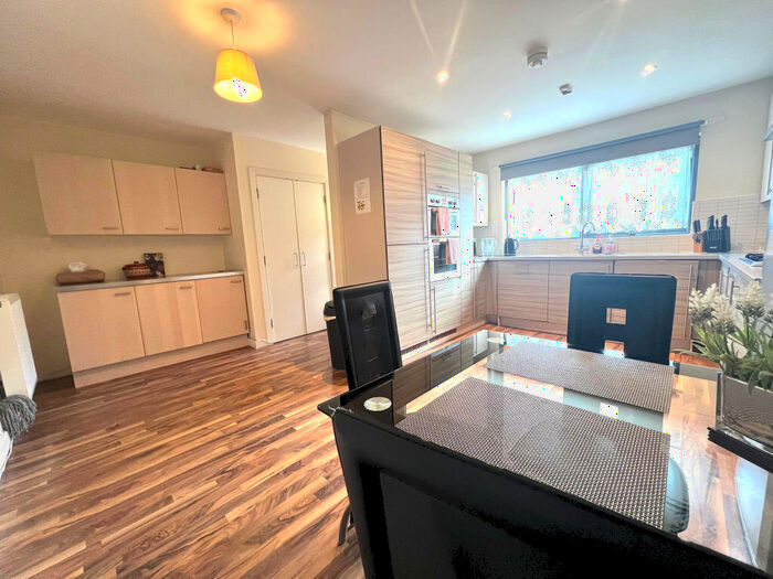 4 Bedroom House To Rent In Galleons Drive, Barking, IG11