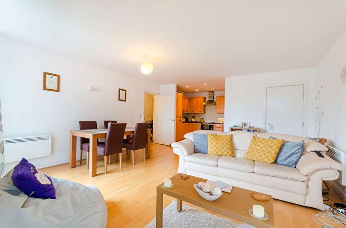 2 Bedroom Flat To Rent In London Road, Kingston, Kingston Upon Thames, KT2