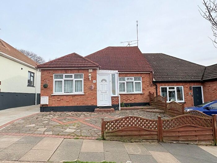 2 Bedroom Semi Detached House For Sale In Bosworth Road, Leigh-On-Sea, Essex, SS9