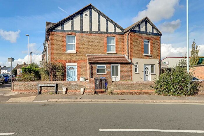 1 Bedroom Apartment For Sale In Dominion Road, Broadwater, Worthing, West Sussex, BN14