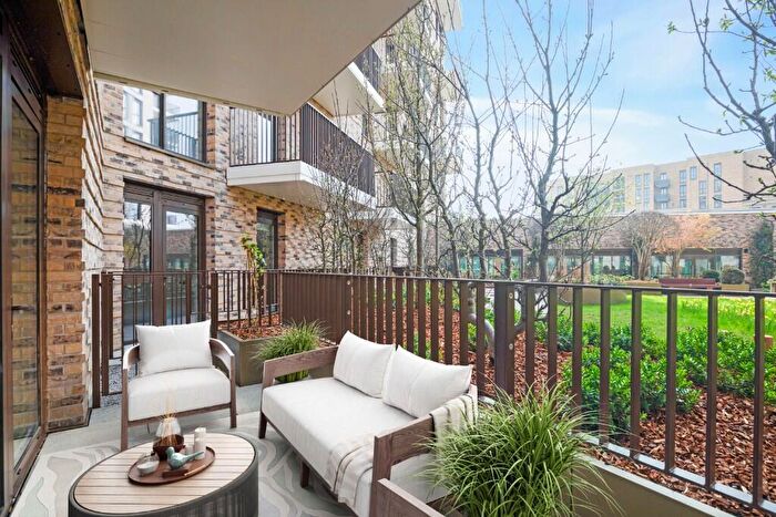 2 Bedroom Flat For Sale In Botanical Apartments, Lavender Way, London, E3