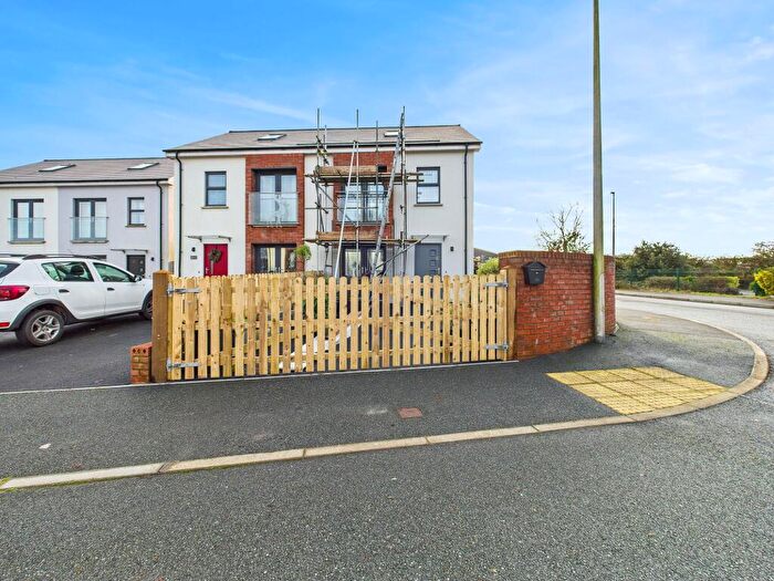 3 Bedroom Semi Detached House For Sale In Hayston View, Johnston, SA62