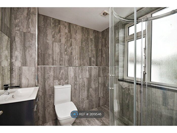 2 Bedroom Flat To Rent In Coveny Street, Cardiff, CF24