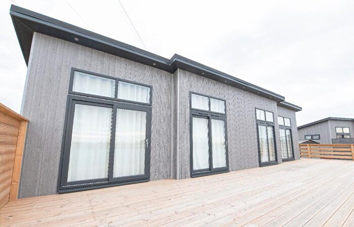 2 Bedroom Lodge For Sale In Great Hadham Country Club, SG10