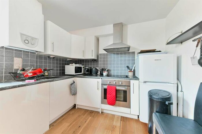Studio To Rent In Walden, , Station Road, Merstham, RH1