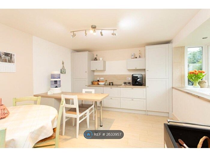 3 Bedroom Terraced House To Rent In Guilford Avenue, Dover, CT16