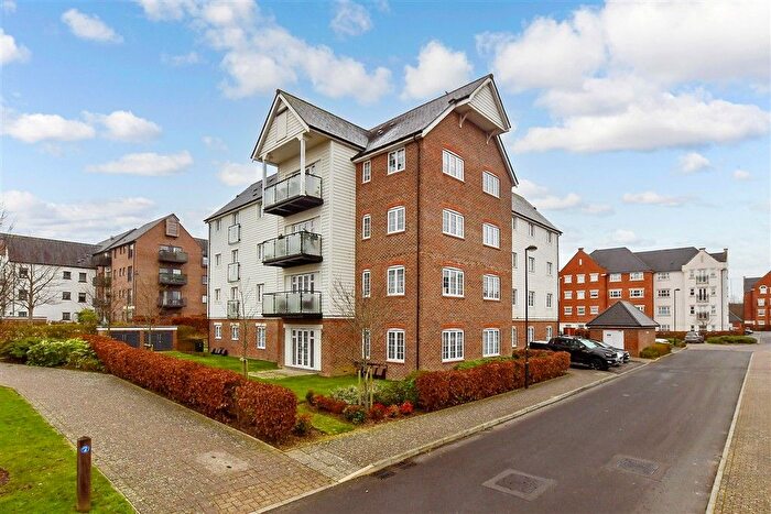 1 Bedroom Flat For Sale In Arundale Walk, Horsham, West Sussex, RH12