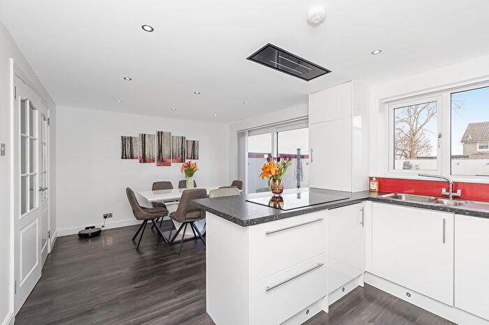 3 Bedroom Detached House For Sale In Baberton Mains Wood, Edinburgh, EH14