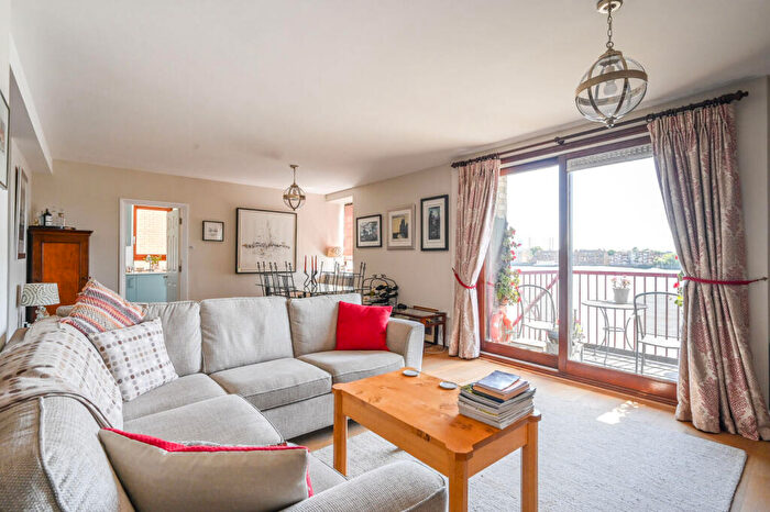 2 Bedroom Flat For Sale In Gun Wharf, Wapping, London, E1W