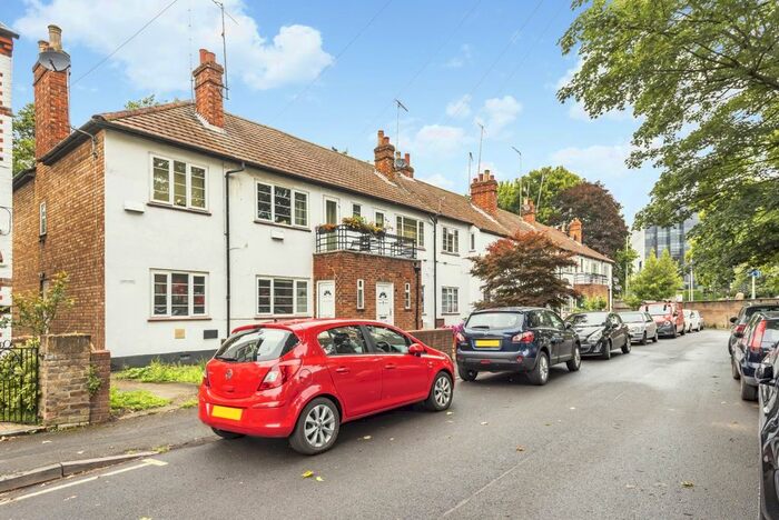 2 Bedroom Flat To Rent In Victoria Road, Uxbridge UB8