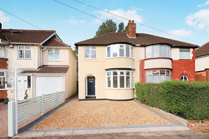 3 Bedroom Semi-detached House For Sale In Beechwood Avenue, Wednesfield, Wolverhampton, WV11