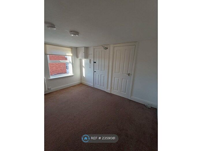 2 Bedroom Flat To Rent In Southview Road, Weymouth, DT4