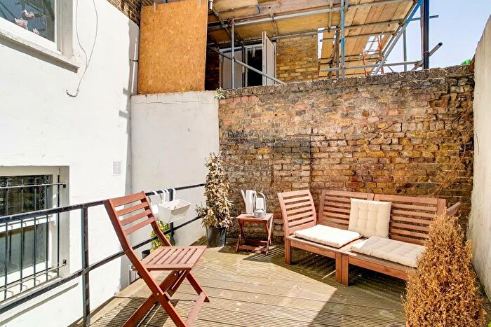 2 Bedroom Apartment To Rent In East India Dock Road London, E14