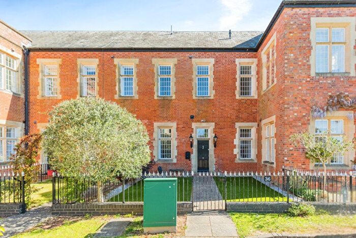 3 Bedroom Terraced House For Sale In Tredington Park, Warwick, CV35