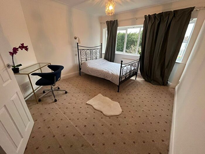 1 Bedroom Detached House To Rent In Fairfield Avenue, Edgware, HA8