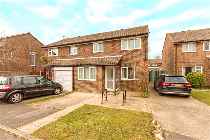 4 Bedroom Semi Detached House To Rent In Hayes Close, OX3