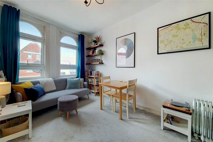 1 Bedroom Flat To Rent In Balham High Road, Balham, London, SW12