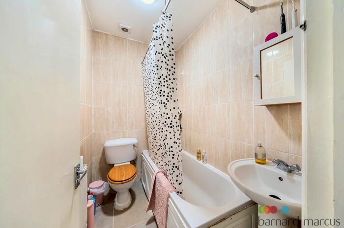 4 Bedroom Flat To Rent In South Lambeth Road, London, SW8