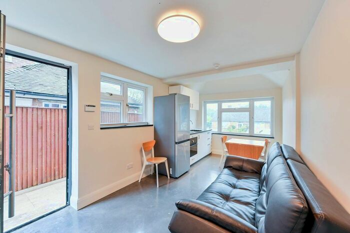 1 Bedroom Flat To Rent In South Hill Avenue, South Harrow, Harrow, HA2