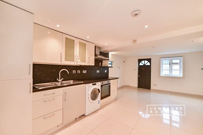 1 Bedroom Flat To Rent In High Street, St. Mary Cray, Orpington, BR5