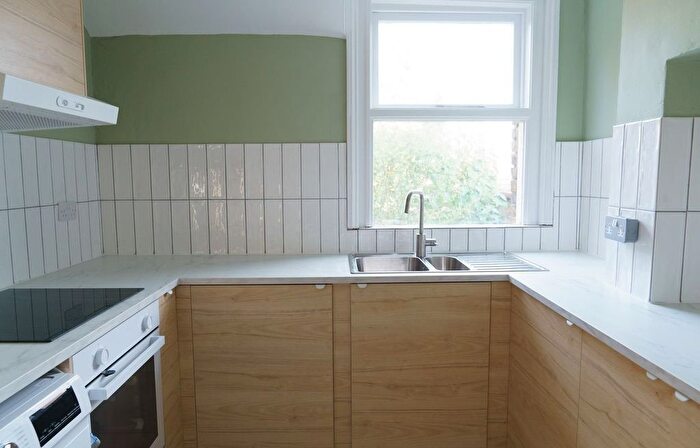 2 Bedroom Flat To Rent In Danesmead Terrace, Margate, Kent, CT9